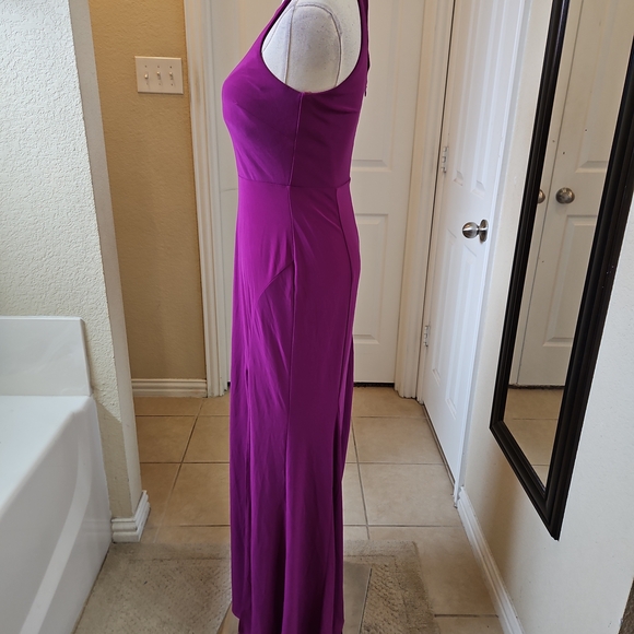 Jump Apparel Magenta Halter Neck Evening Gown – Size 3/4 - Picture 7 of 11